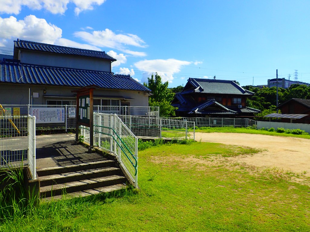 児童公園　兼　駐車場